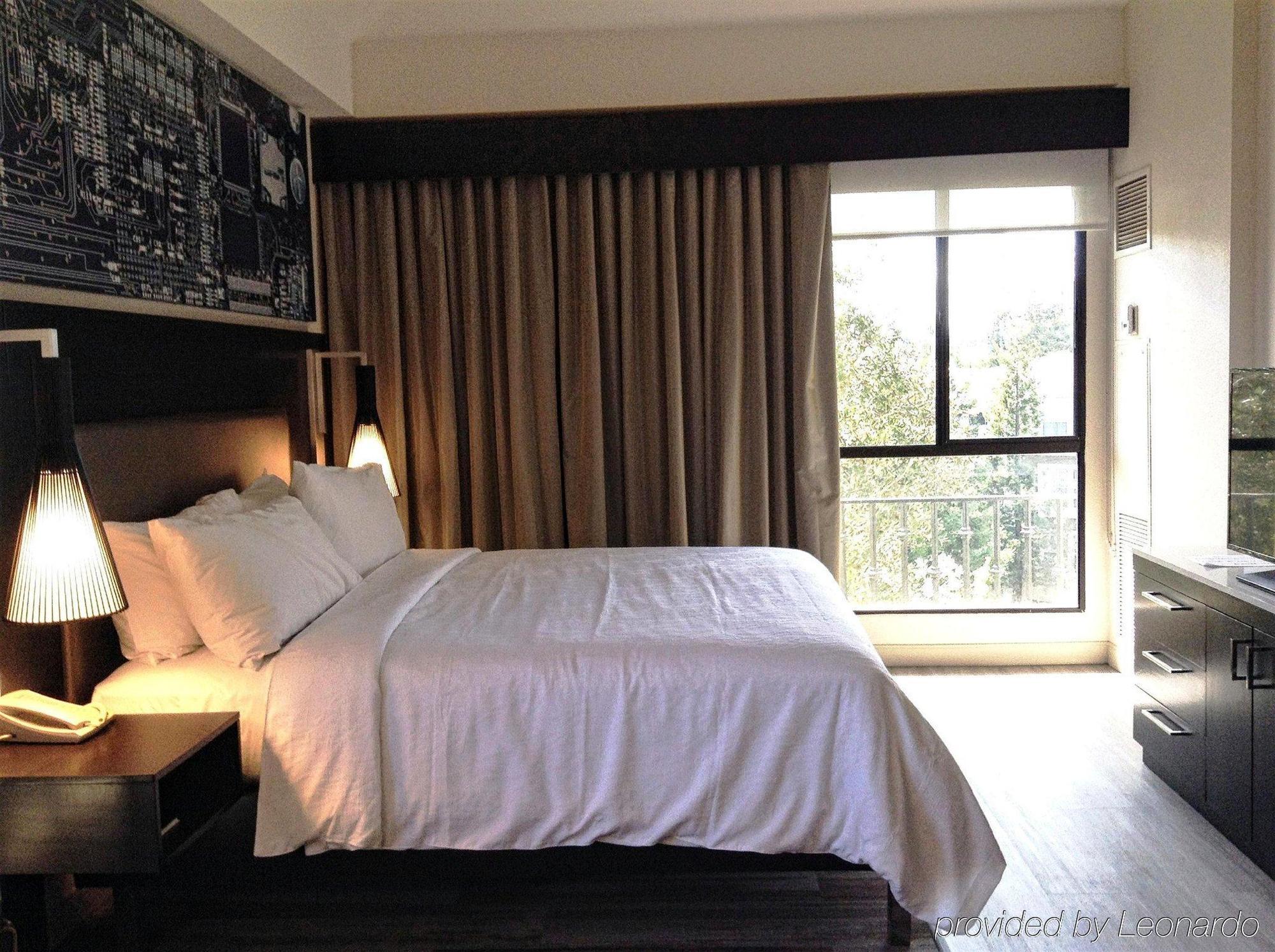 Hilton Garden Inn Купертино Экстерьер фото