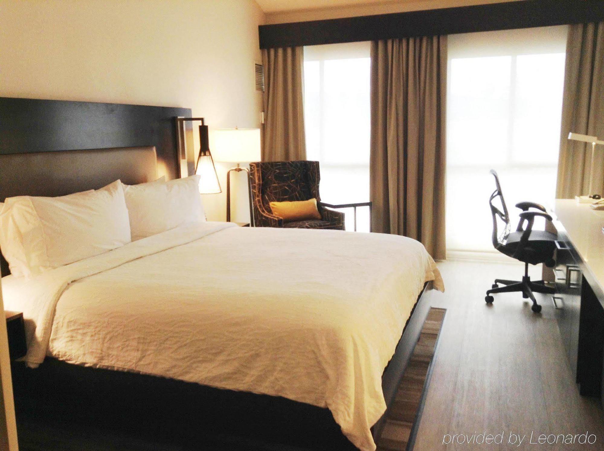 Hilton Garden Inn Купертино Экстерьер фото