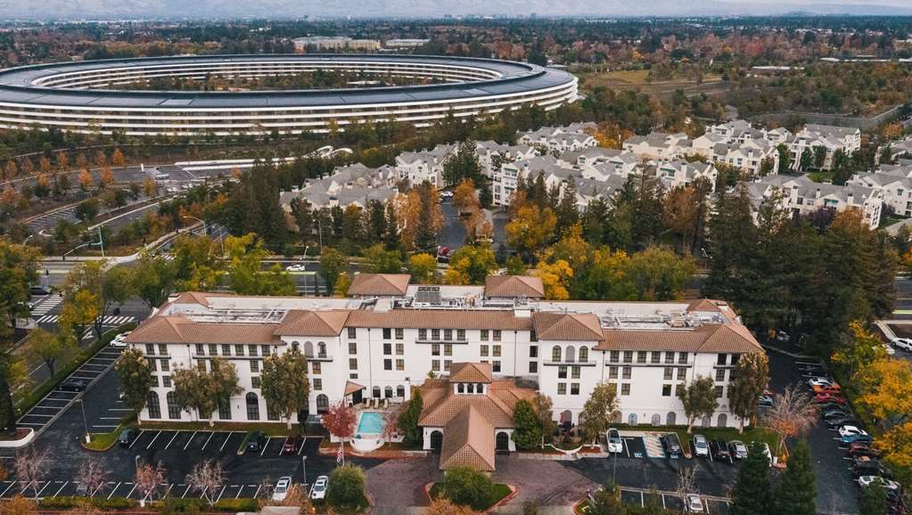 Hilton Garden Inn Купертино Экстерьер фото